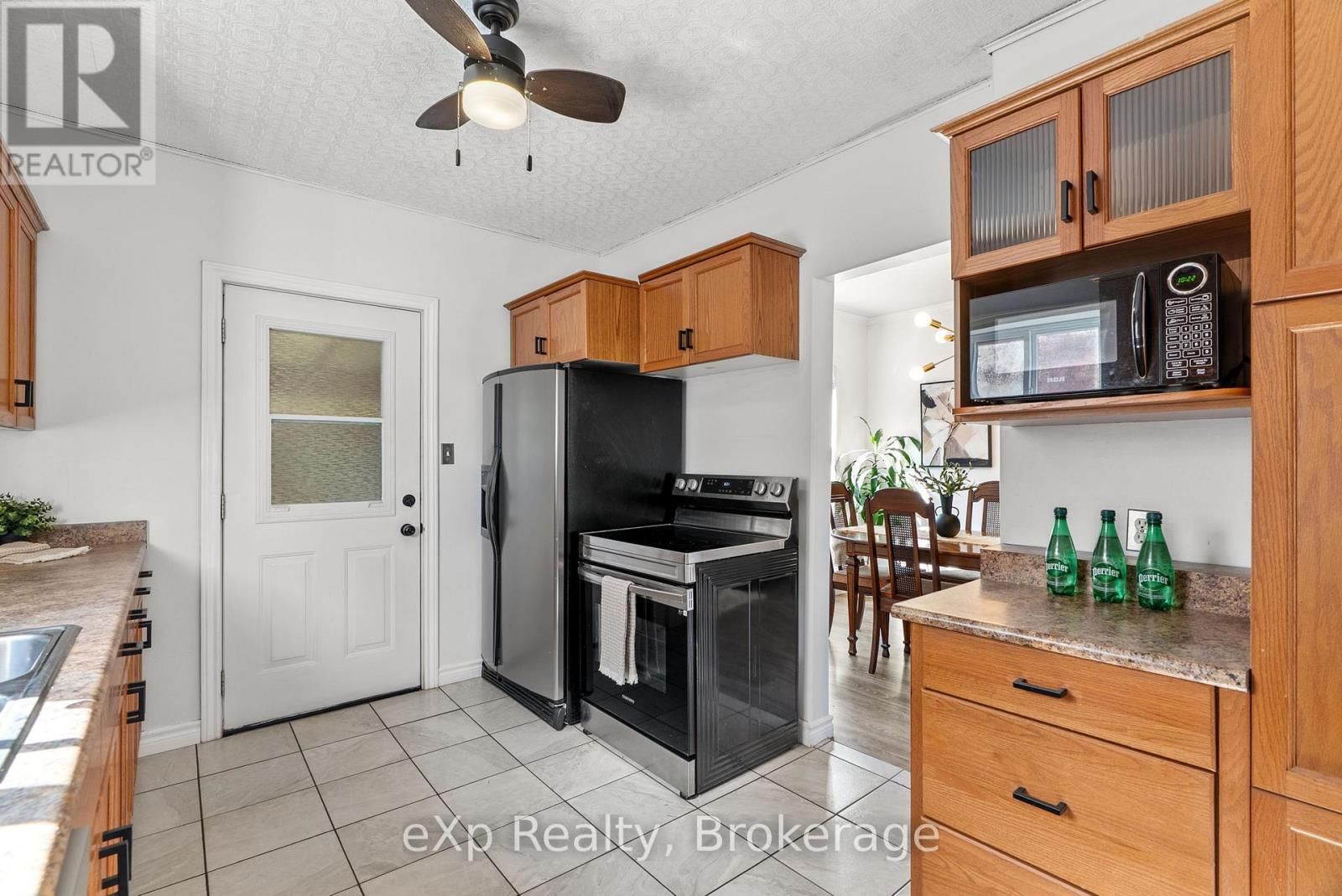 63 GUELPH STREET Image 17