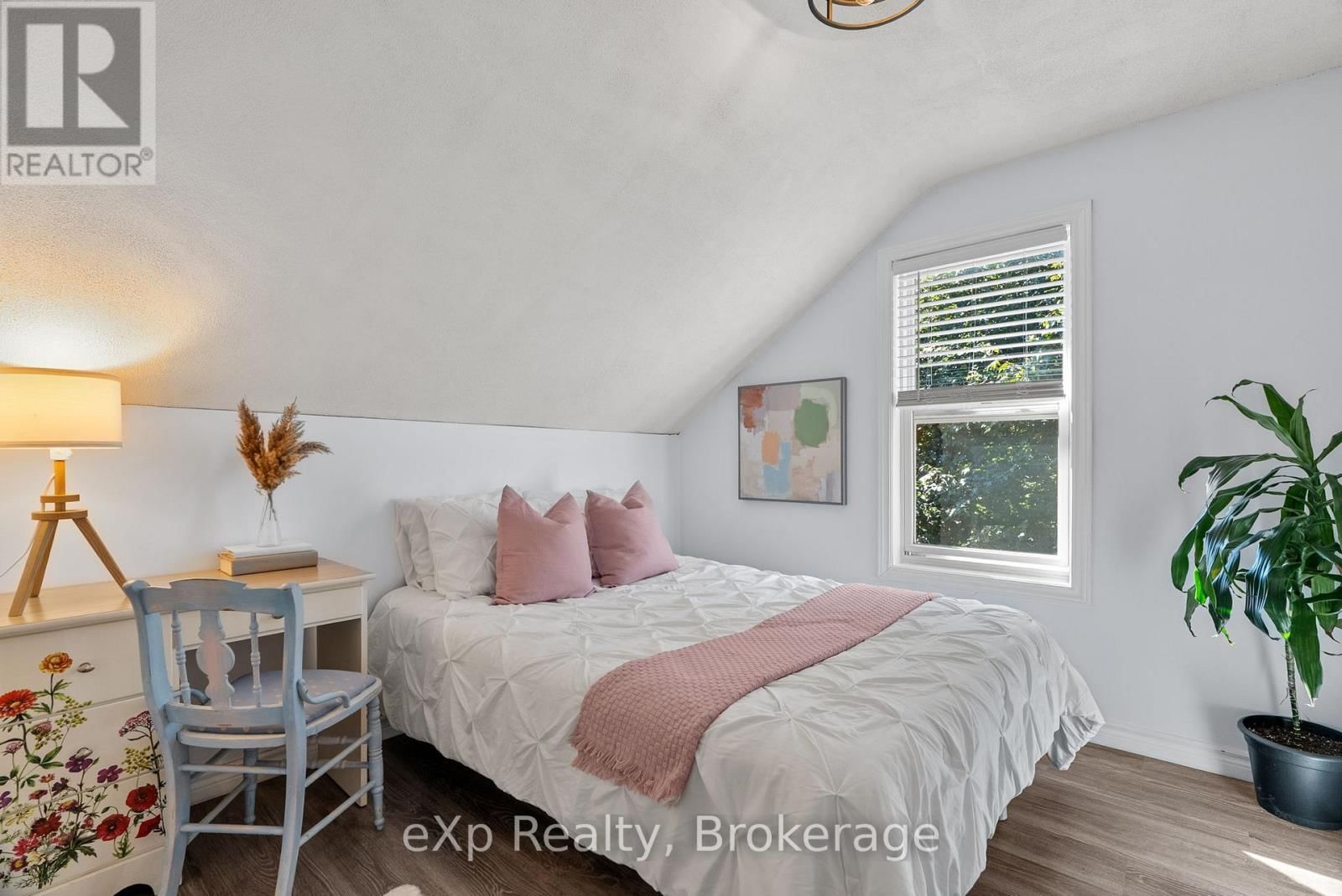 63 GUELPH STREET Image 20