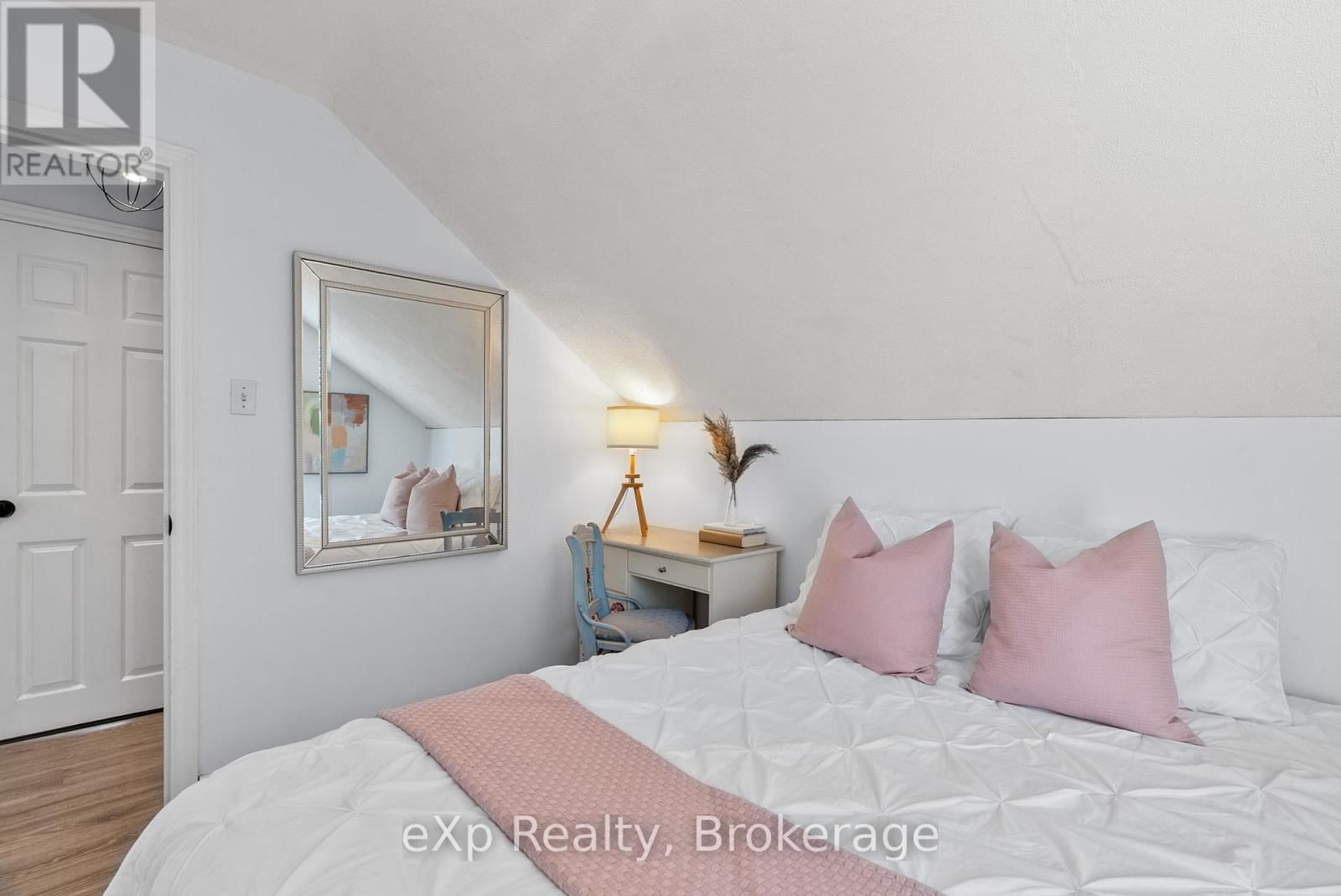 63 GUELPH STREET Image 21