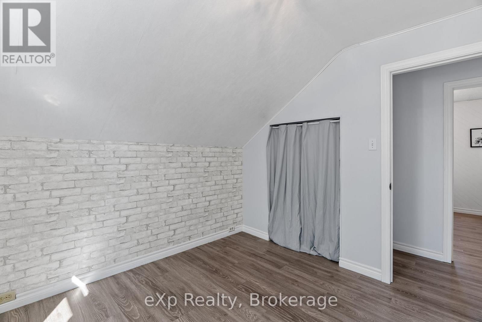 63 GUELPH STREET Image 23