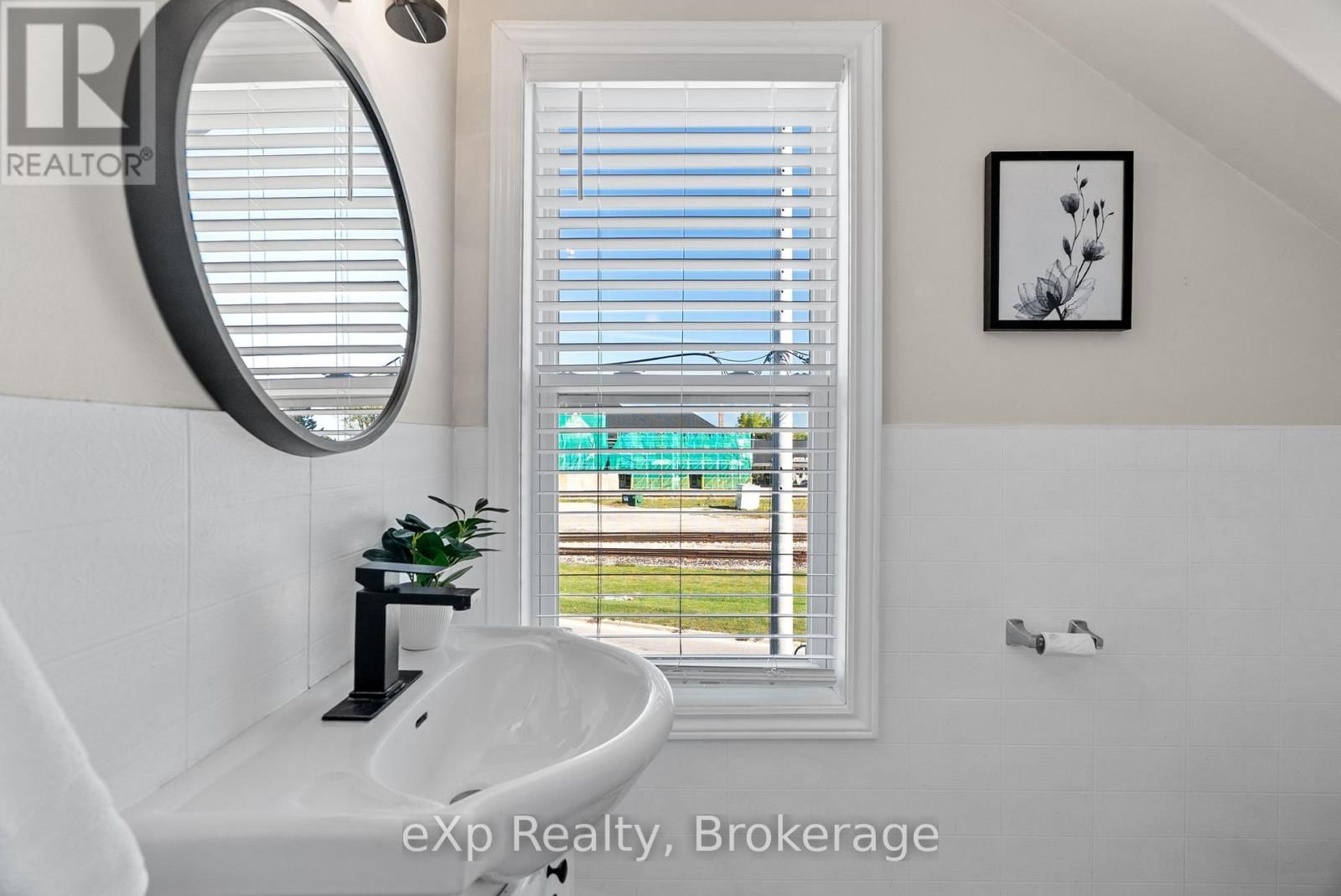 63 GUELPH STREET Image 27