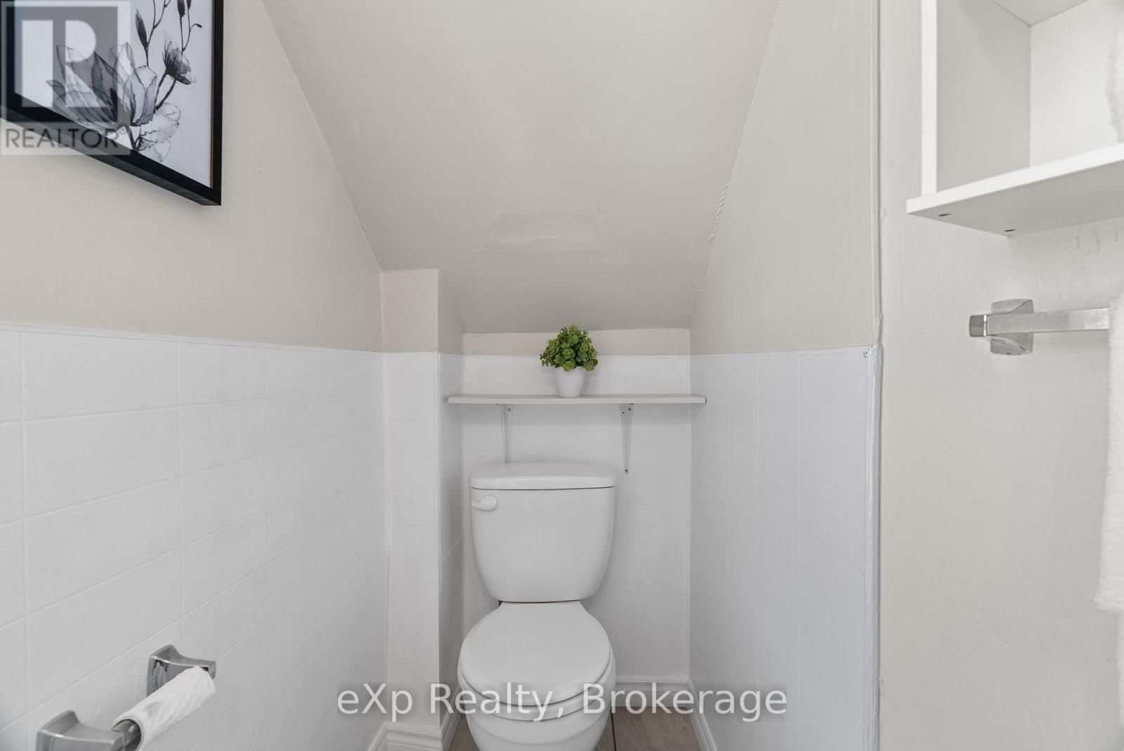 63 GUELPH STREET Image 28