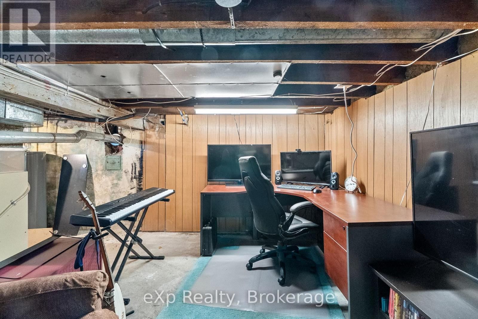 63 GUELPH STREET Image 31