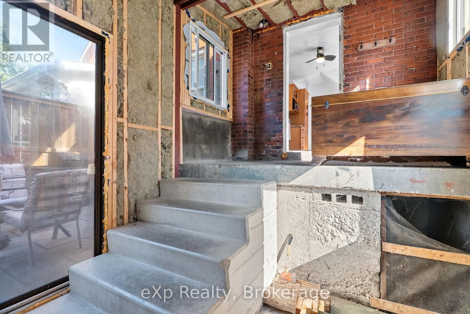 63 GUELPH STREET Image 35