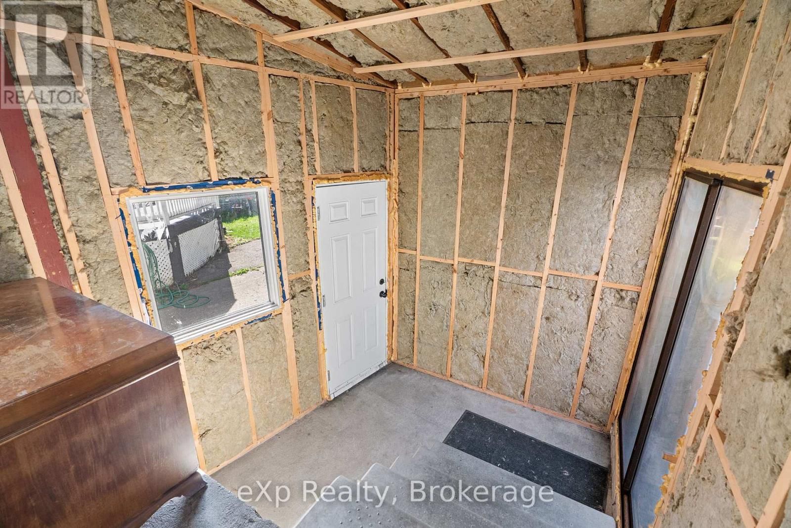 63 GUELPH STREET Image 36