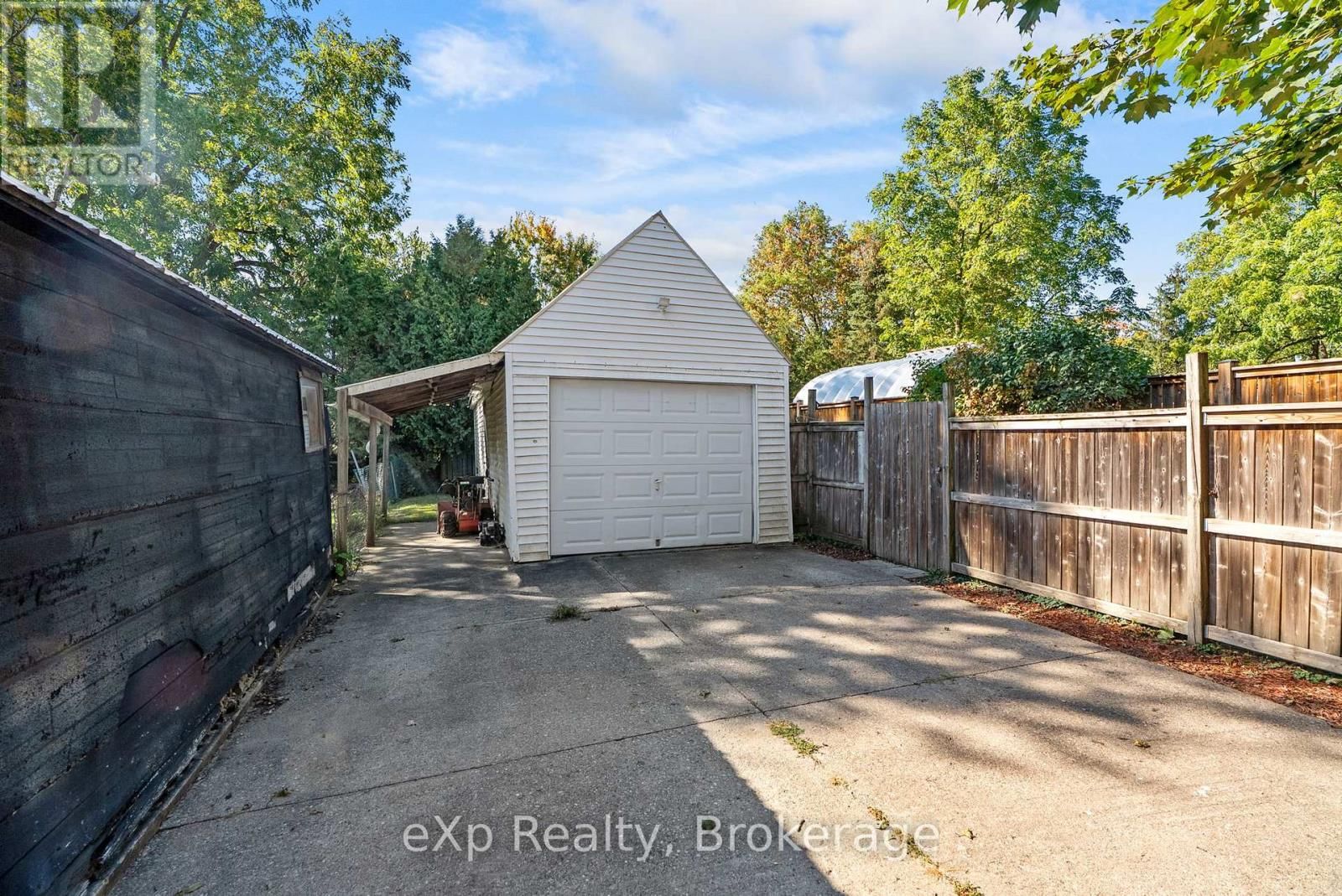 63 GUELPH STREET Image 38