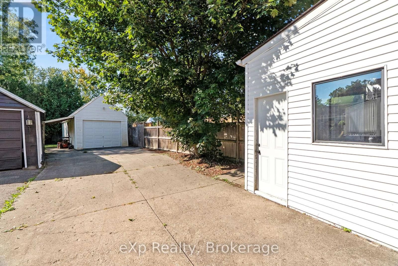 63 GUELPH STREET Image 4