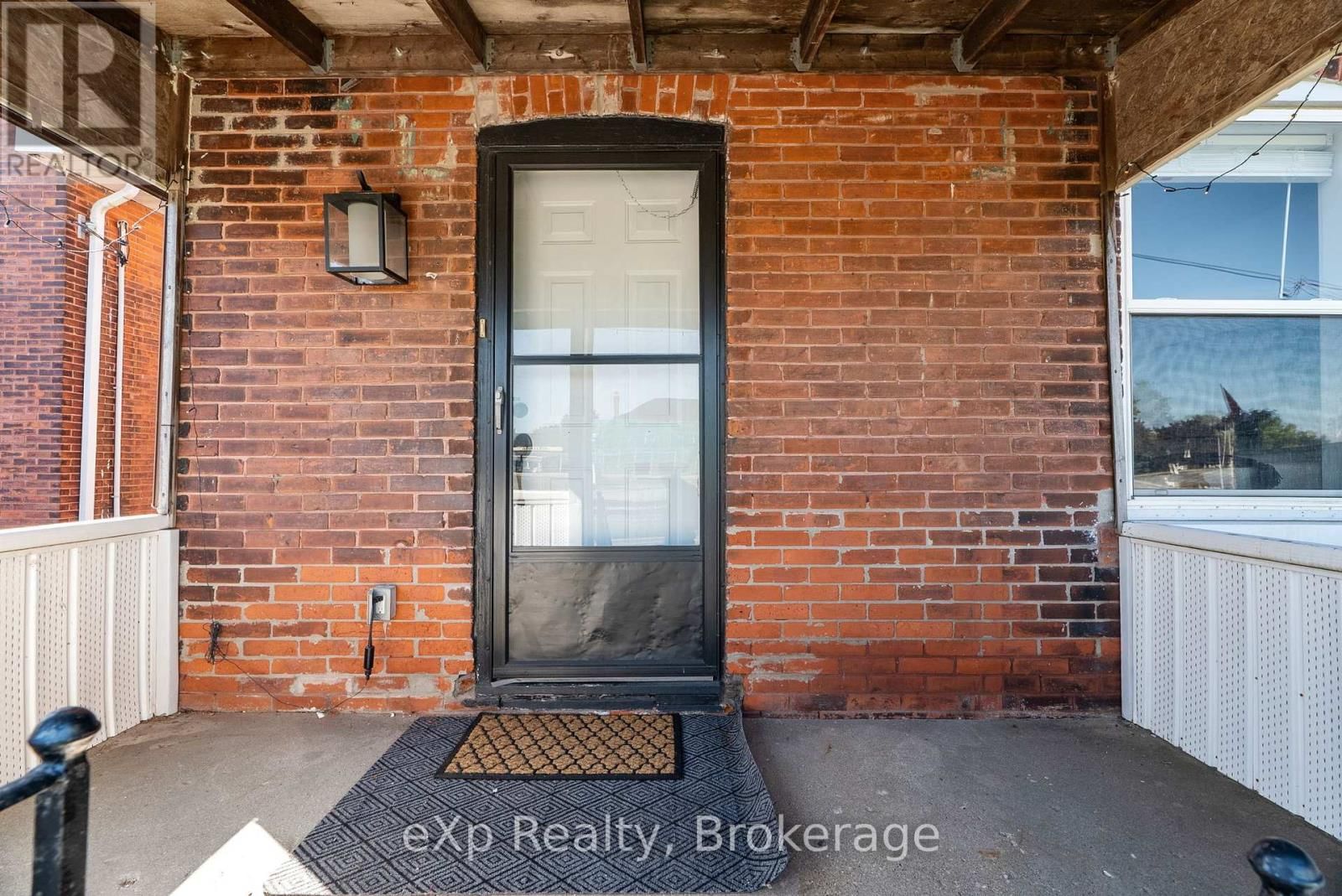 63 GUELPH STREET Image 8