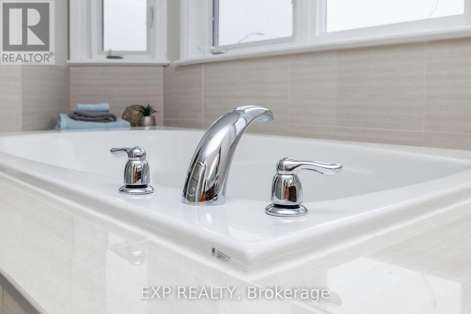 5 BERT HALL STREET Image 29