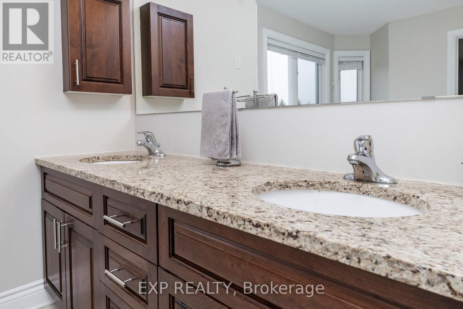 5 BERT HALL STREET Image 30