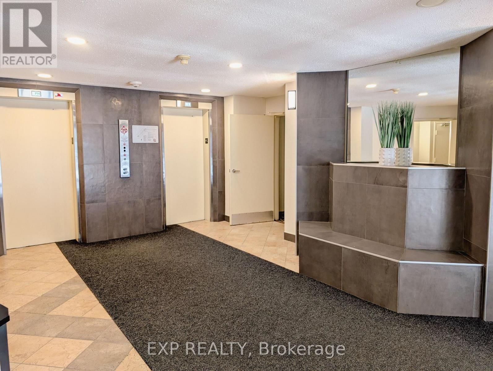 320 - 1320 RICHMOND ROAD Image 27