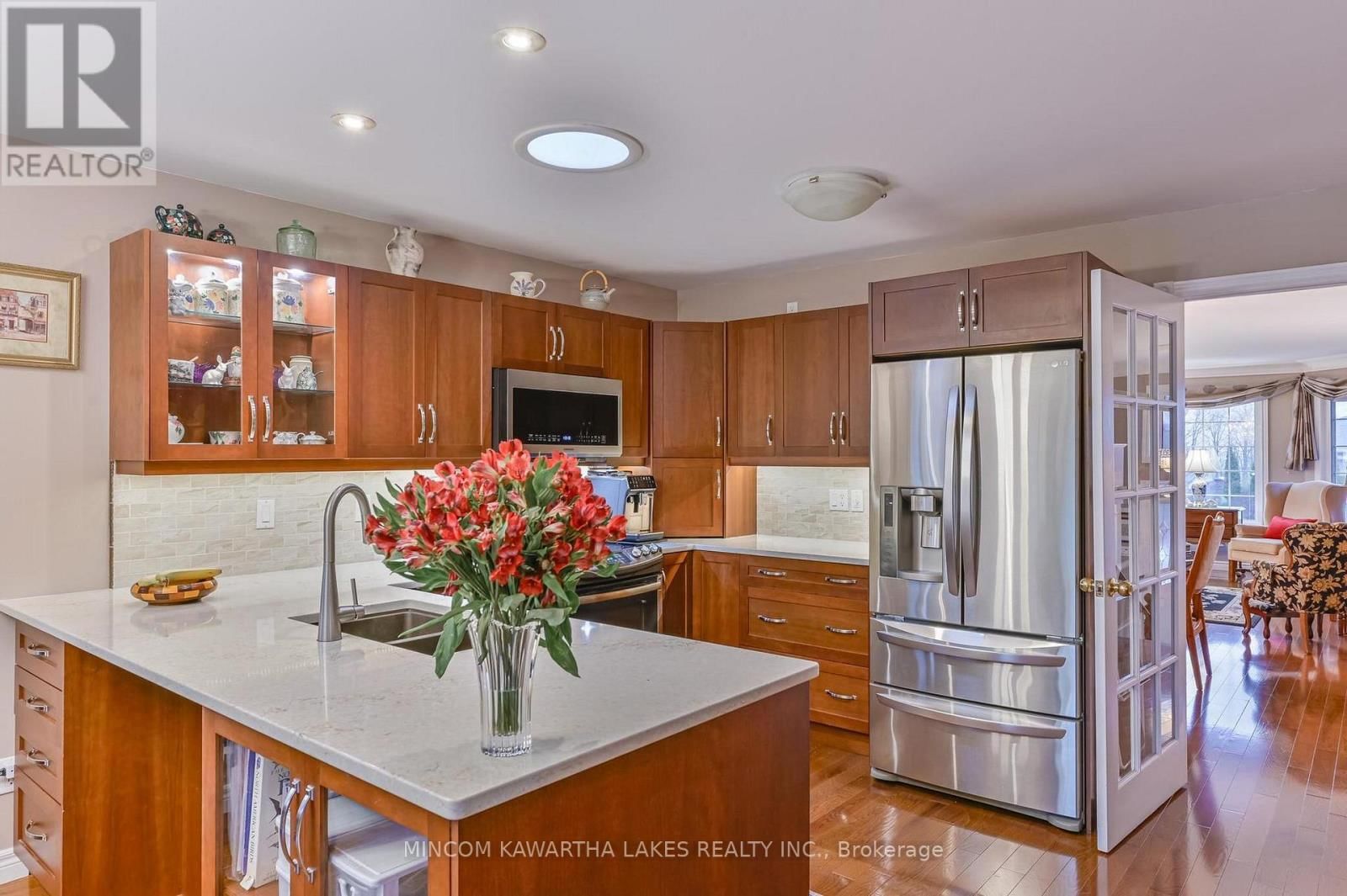 218 LORNE COURT Image 14