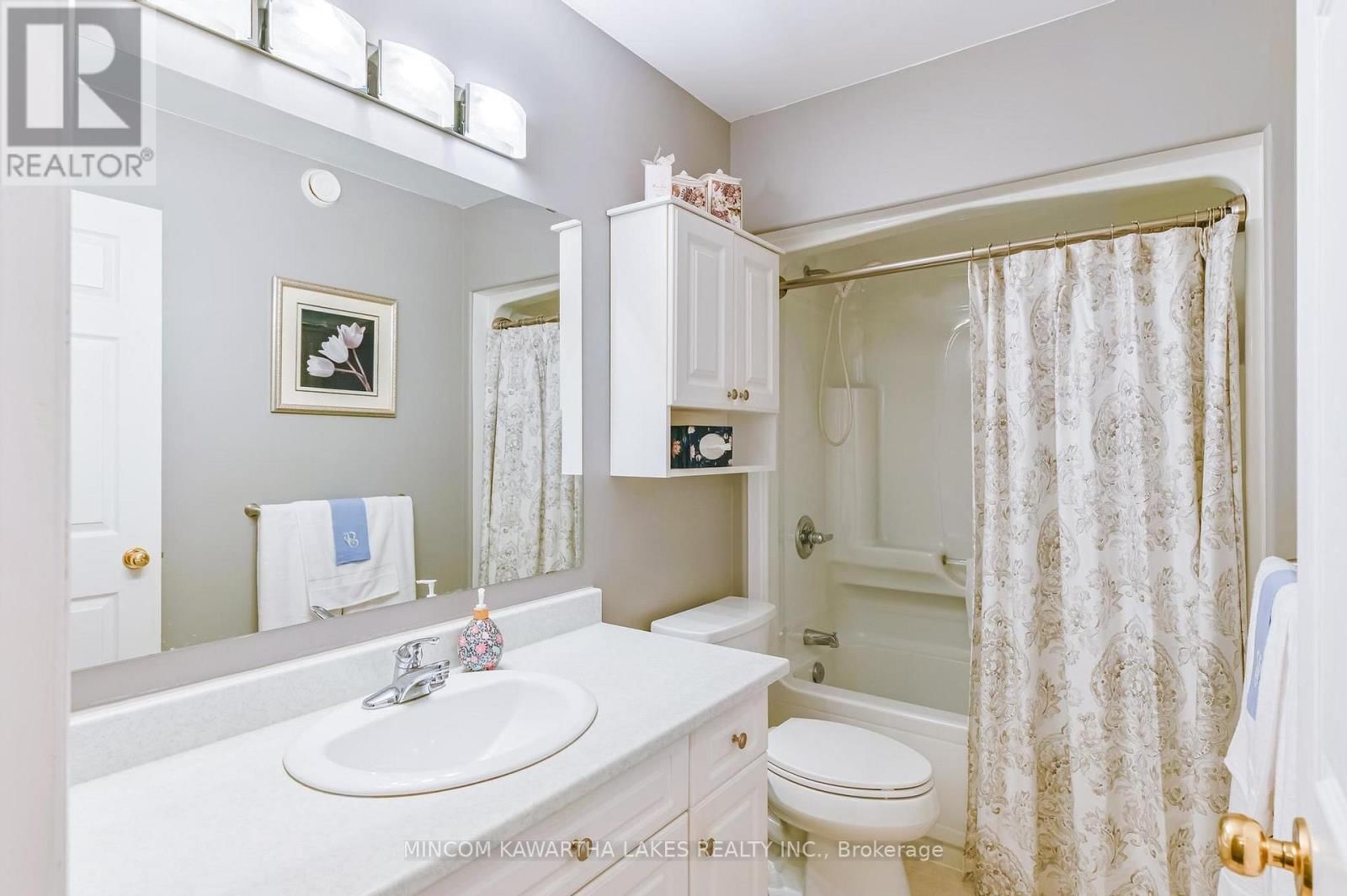 218 LORNE COURT Image 22