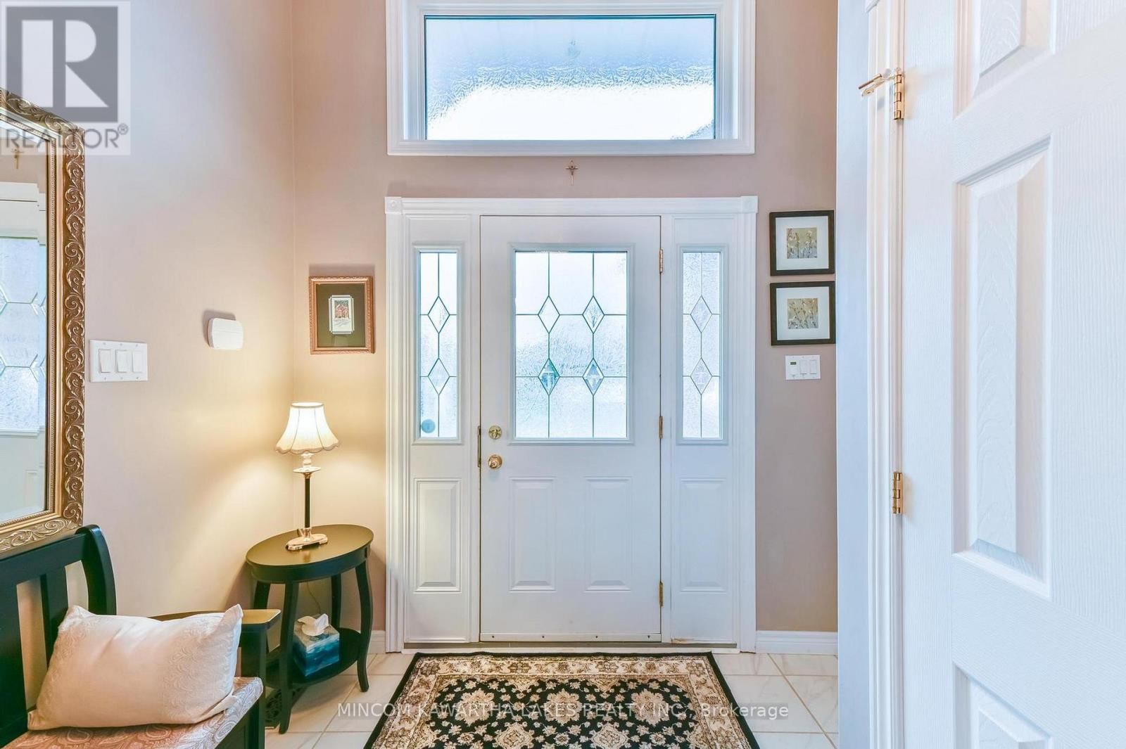 218 LORNE COURT Image 3