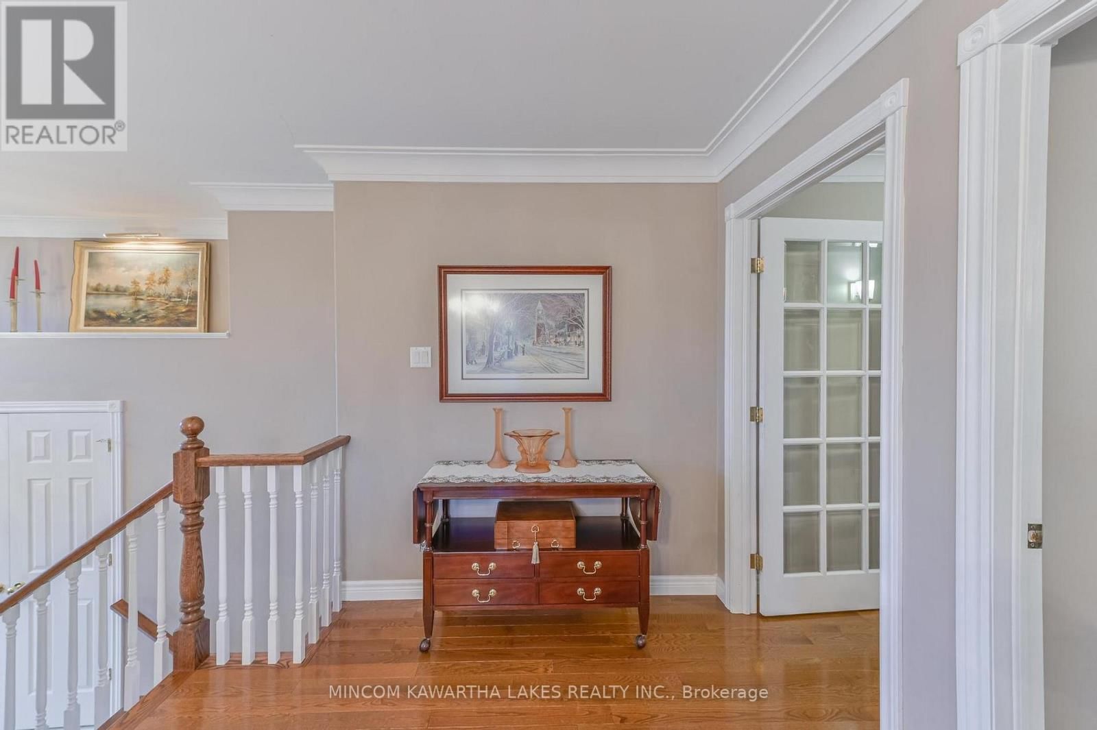 218 LORNE COURT Image 4