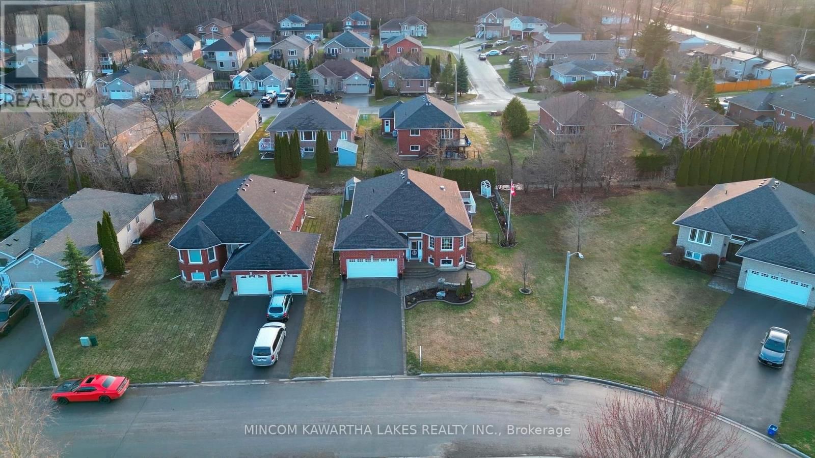 218 LORNE COURT Image 46