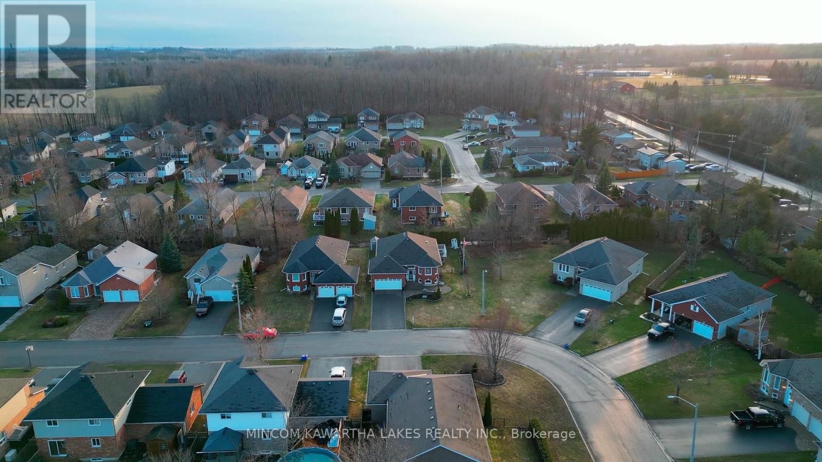 218 LORNE COURT Image 47