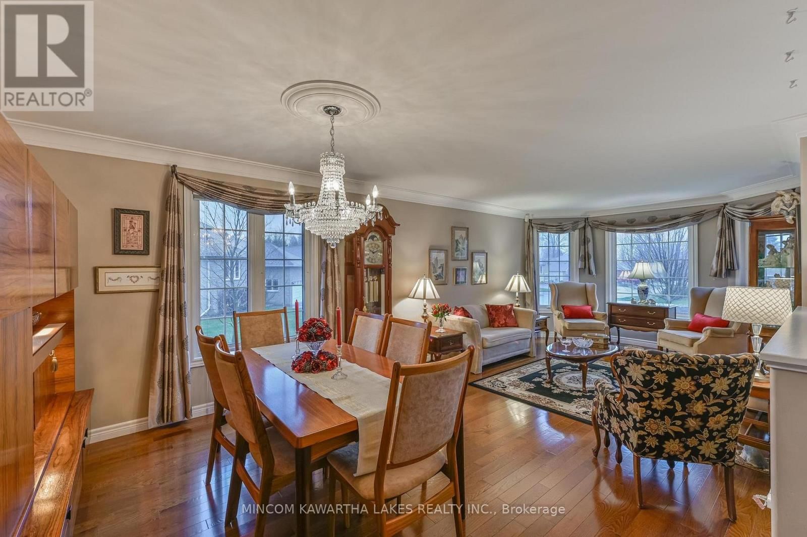 218 LORNE COURT Image 5