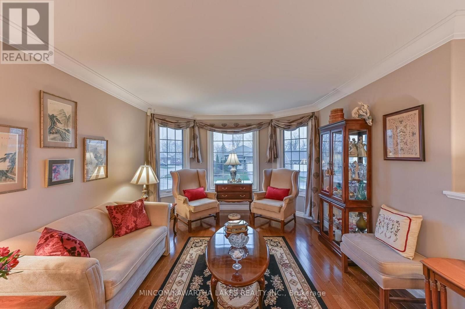 218 LORNE COURT Image 7