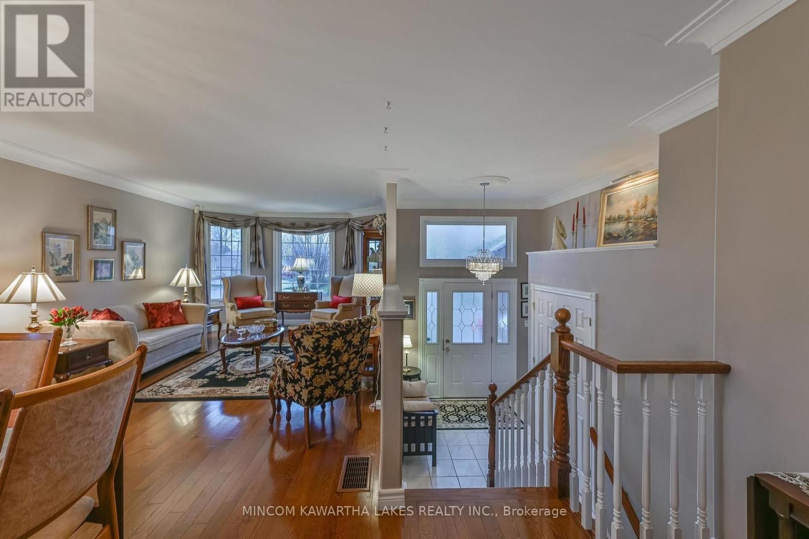 218 LORNE COURT Image 9