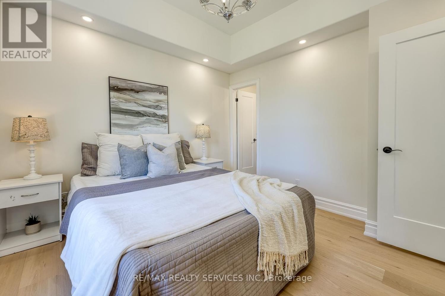 152 BLANDFORD STREET Image 30