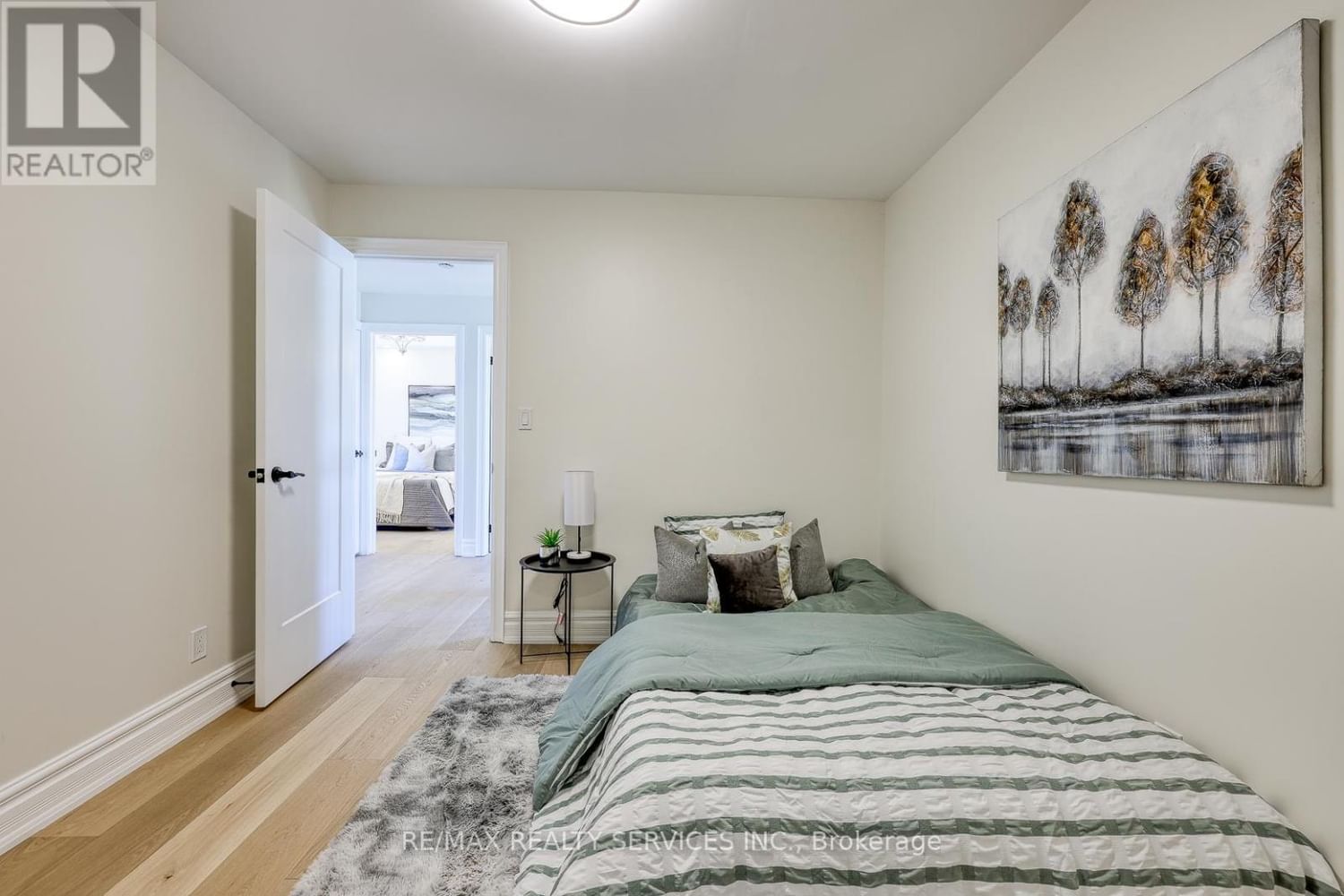 152 BLANDFORD STREET Image 35