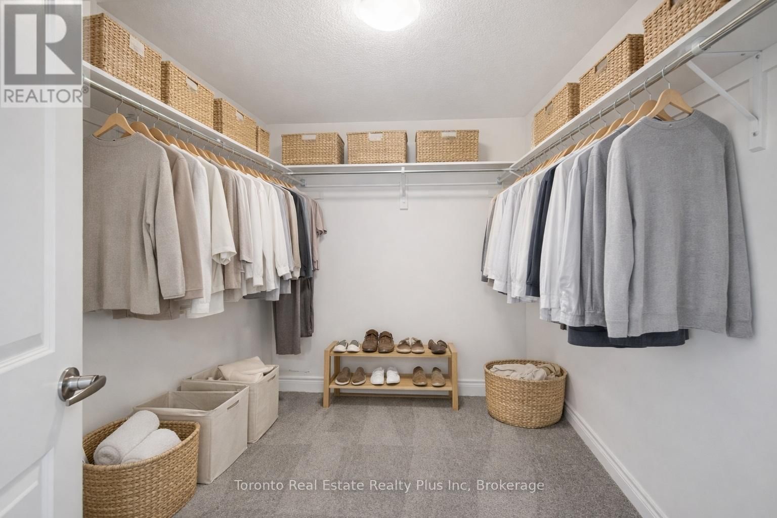 241 BROADACRE DRIVE Image 32