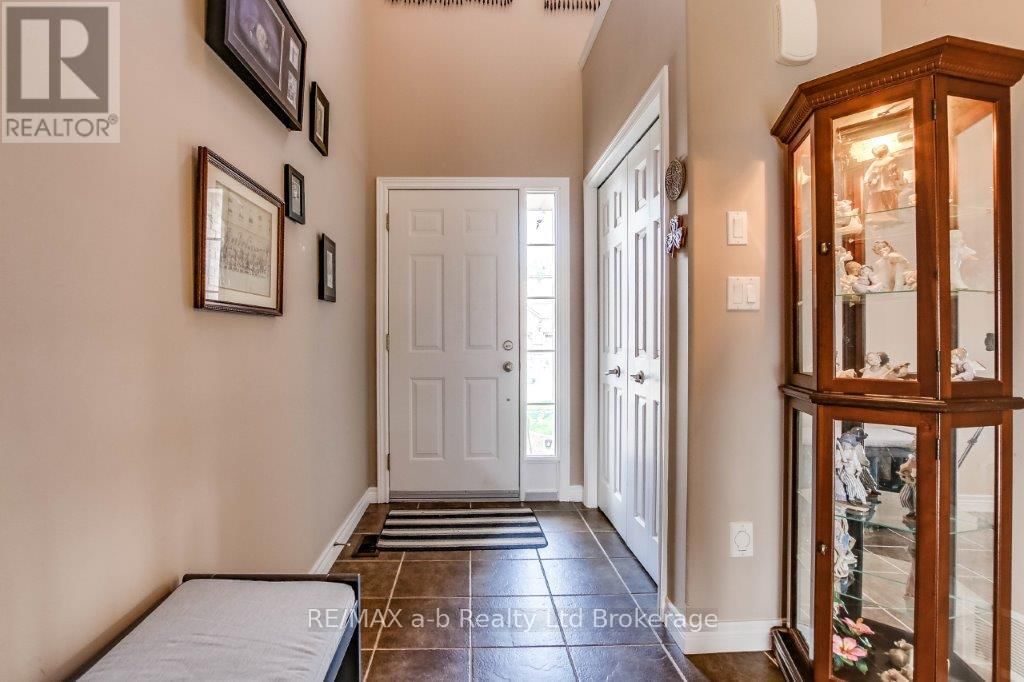 717 GARDEN COURT CRESCENT Image 3