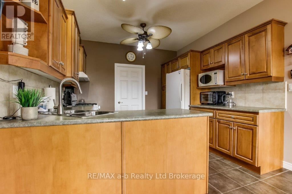 717 GARDEN COURT CRESCENT Image 7