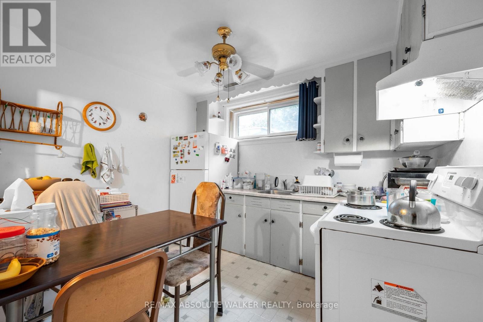 375 ST. DENIS STREET Image 13