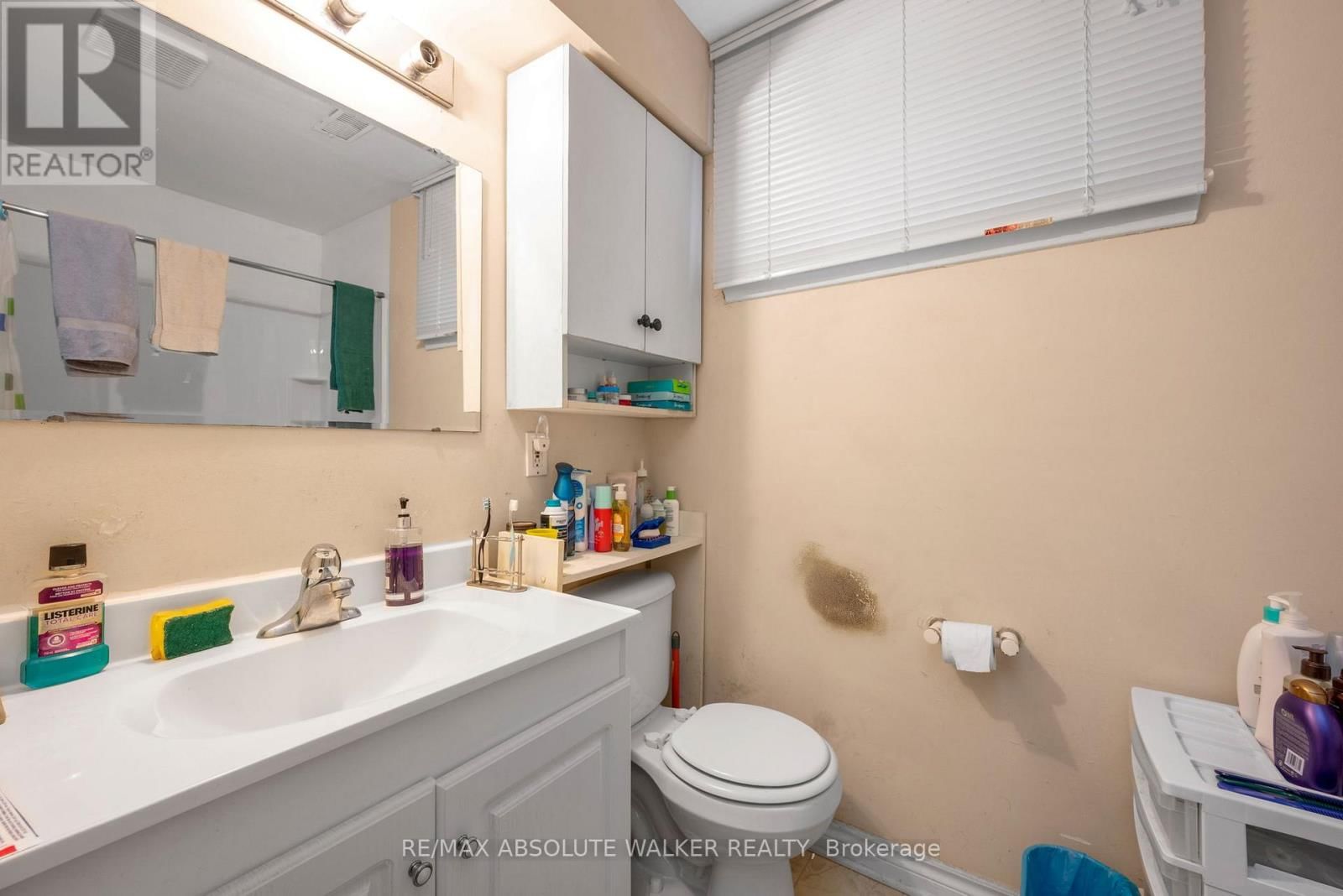 375 ST. DENIS STREET Image 17