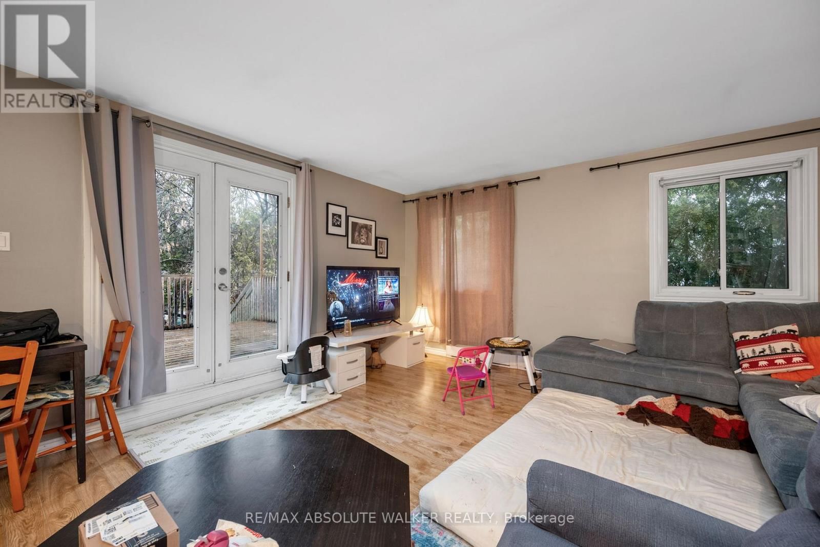 375 ST. DENIS STREET Image 18