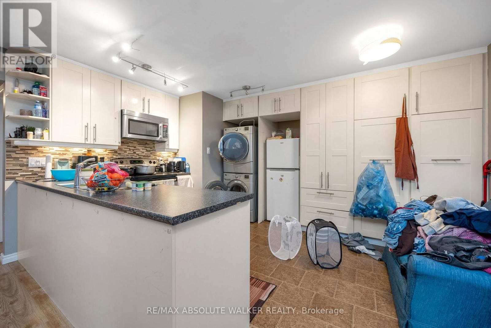 375 ST. DENIS STREET Image 23