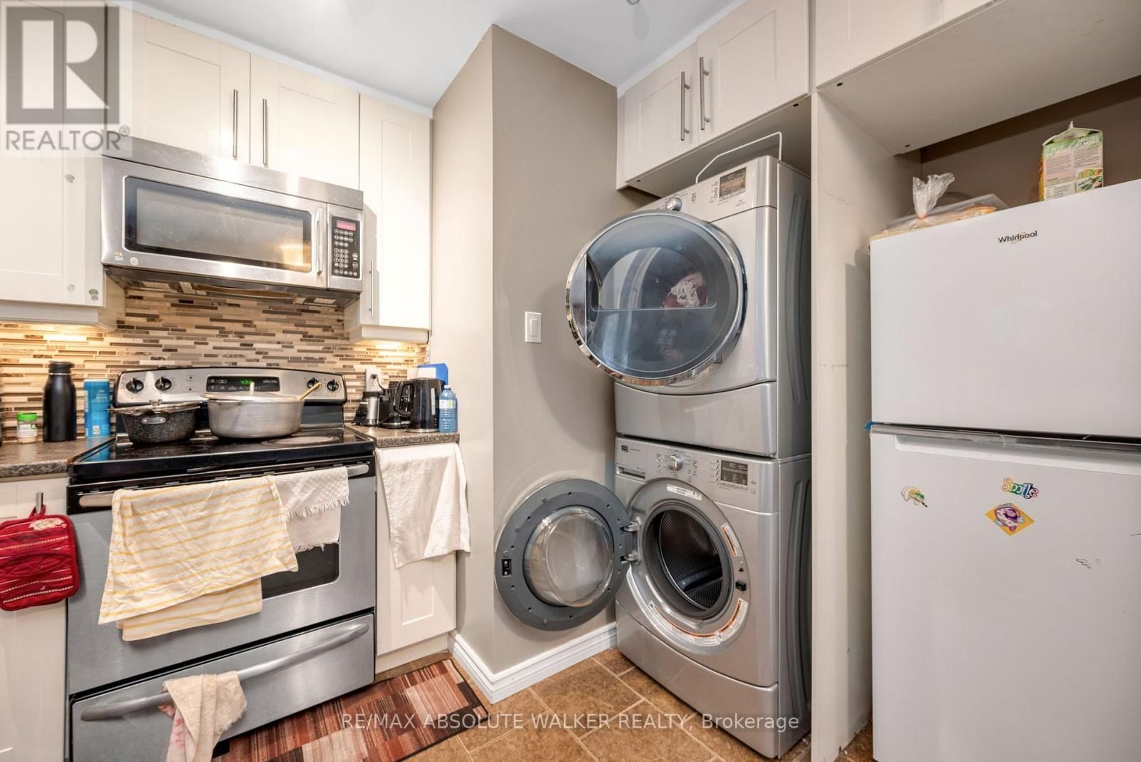 375 ST. DENIS STREET Image 25