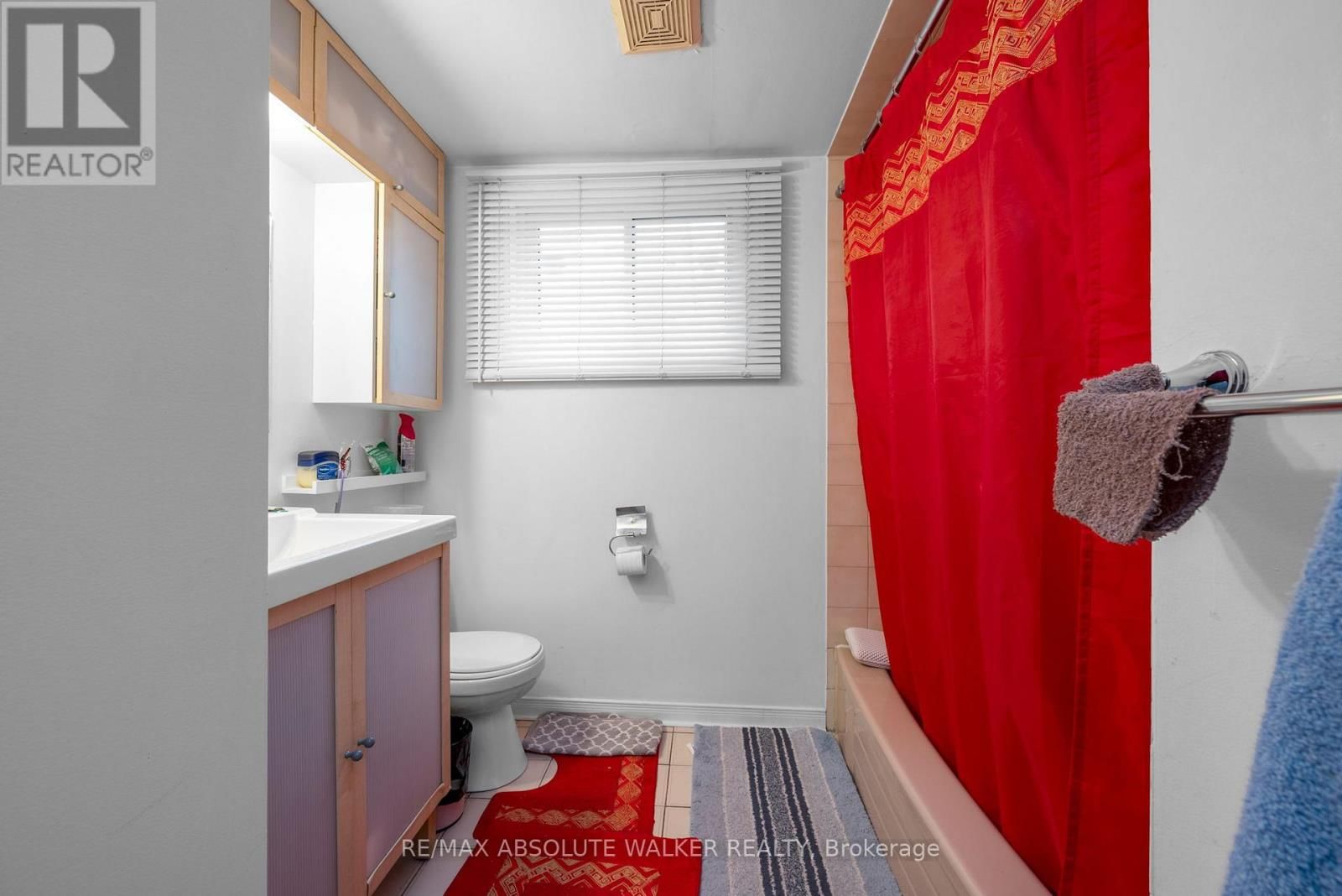 375 ST. DENIS STREET Image 8