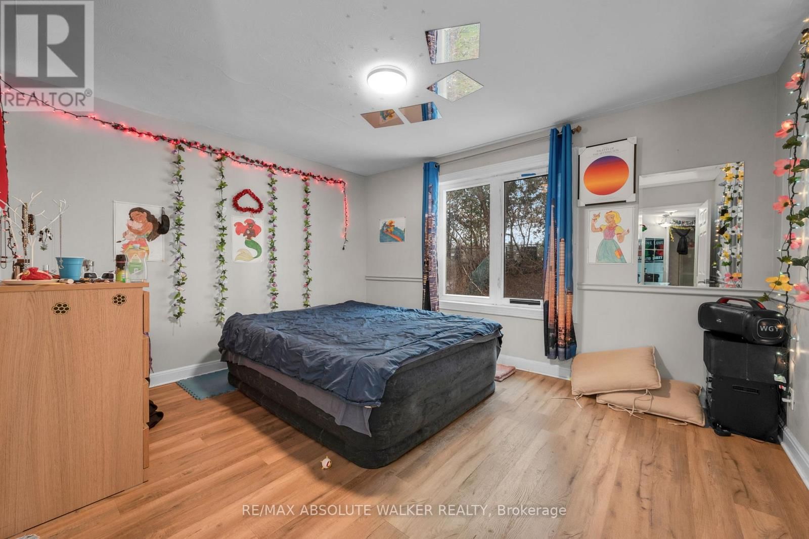 375 ST. DENIS STREET Image 9