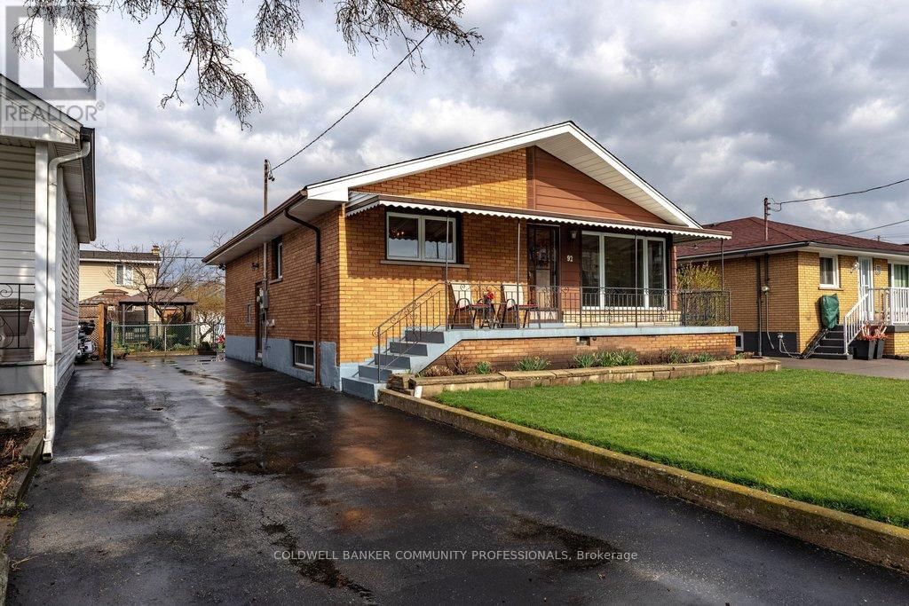 92 REID AVENUE SOUTH Image 1