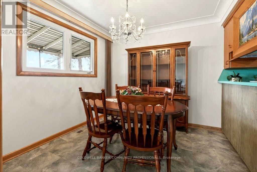 92 REID AVENUE SOUTH Image 11