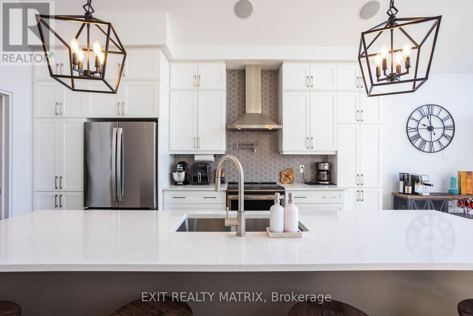 709 LEBRUN STREET Image 8