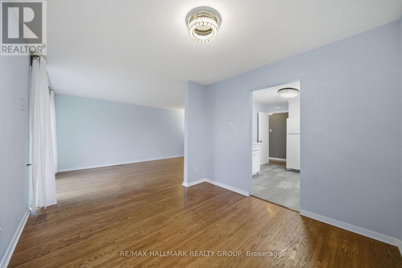 69 WOODMOUNT CRESCENT Image 11