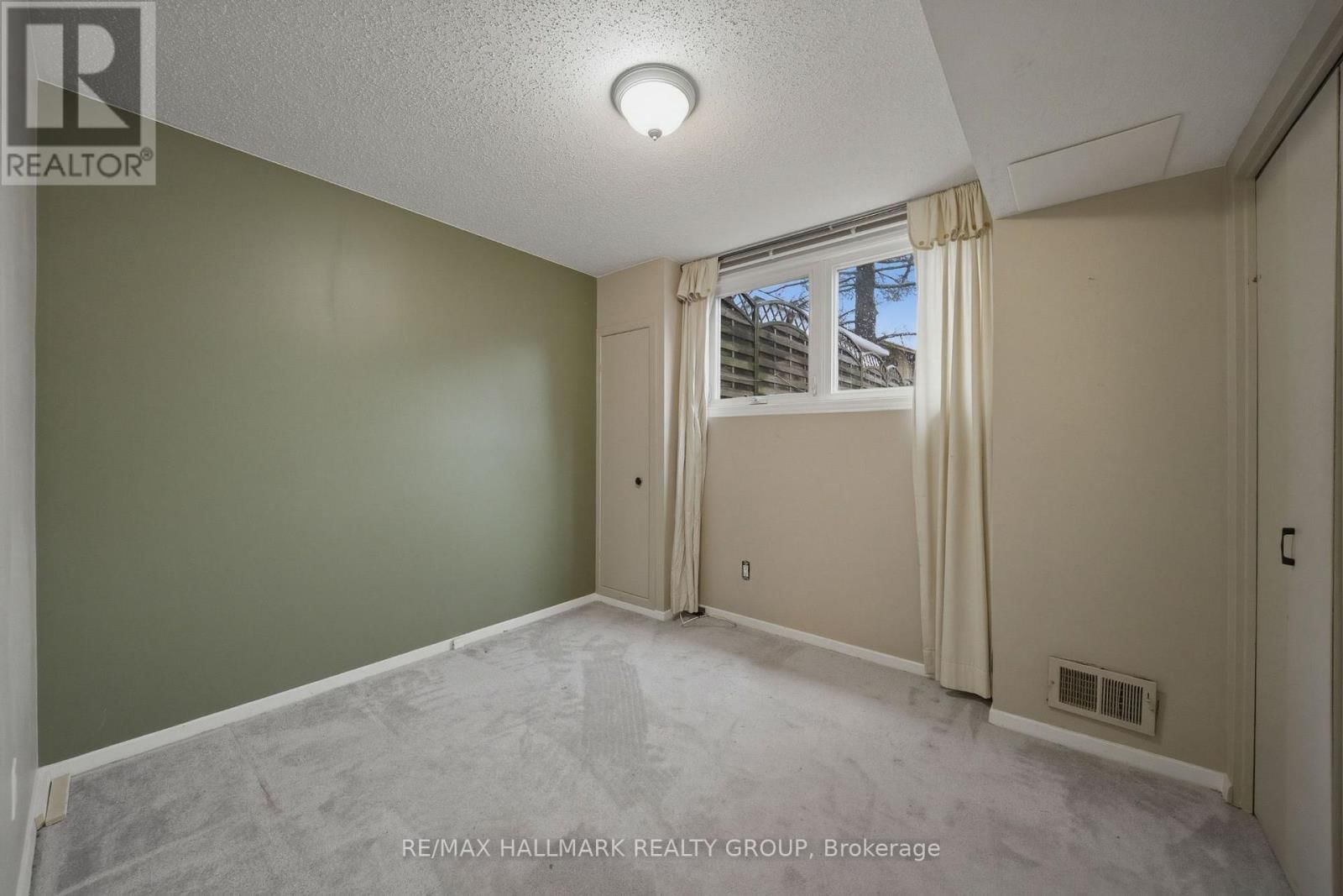 69 WOODMOUNT CRESCENT Image 26