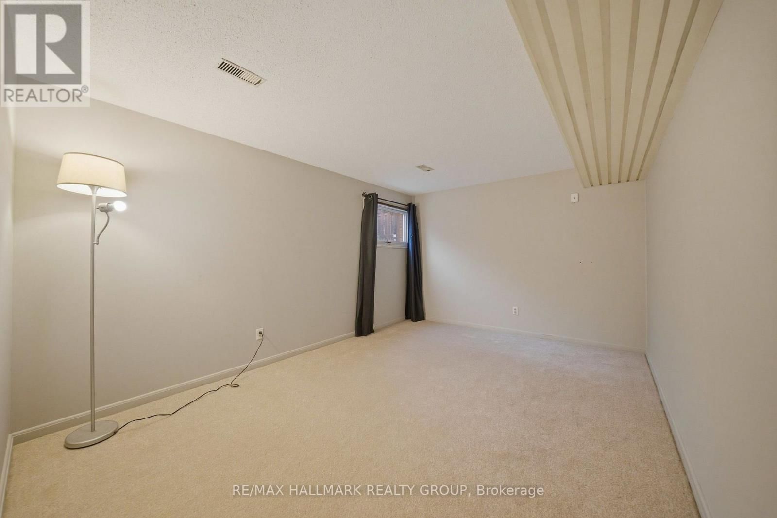 69 WOODMOUNT CRESCENT Image 28