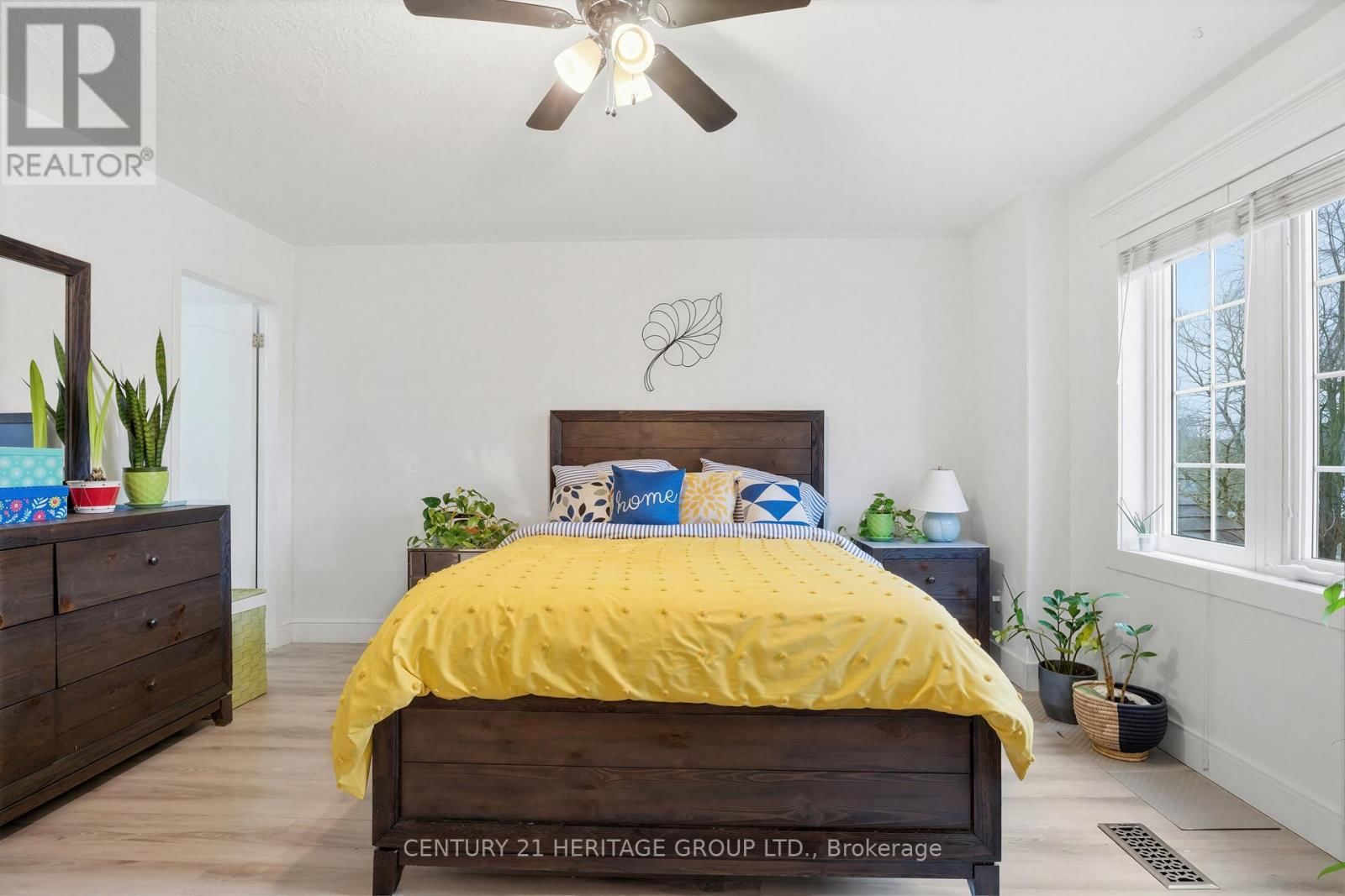 6 - 317 MILL STREET Image 13