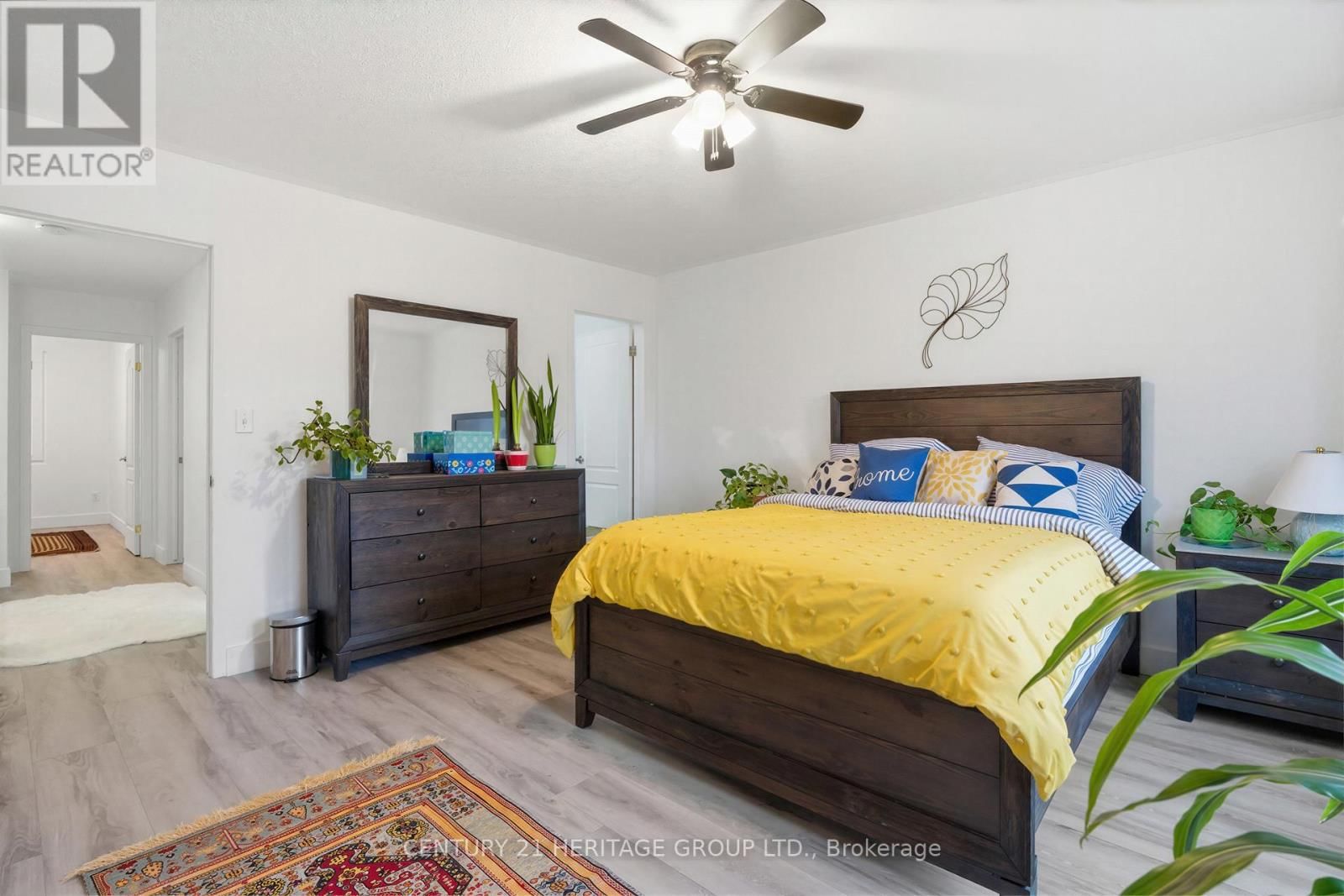 6 - 317 MILL STREET Image 14