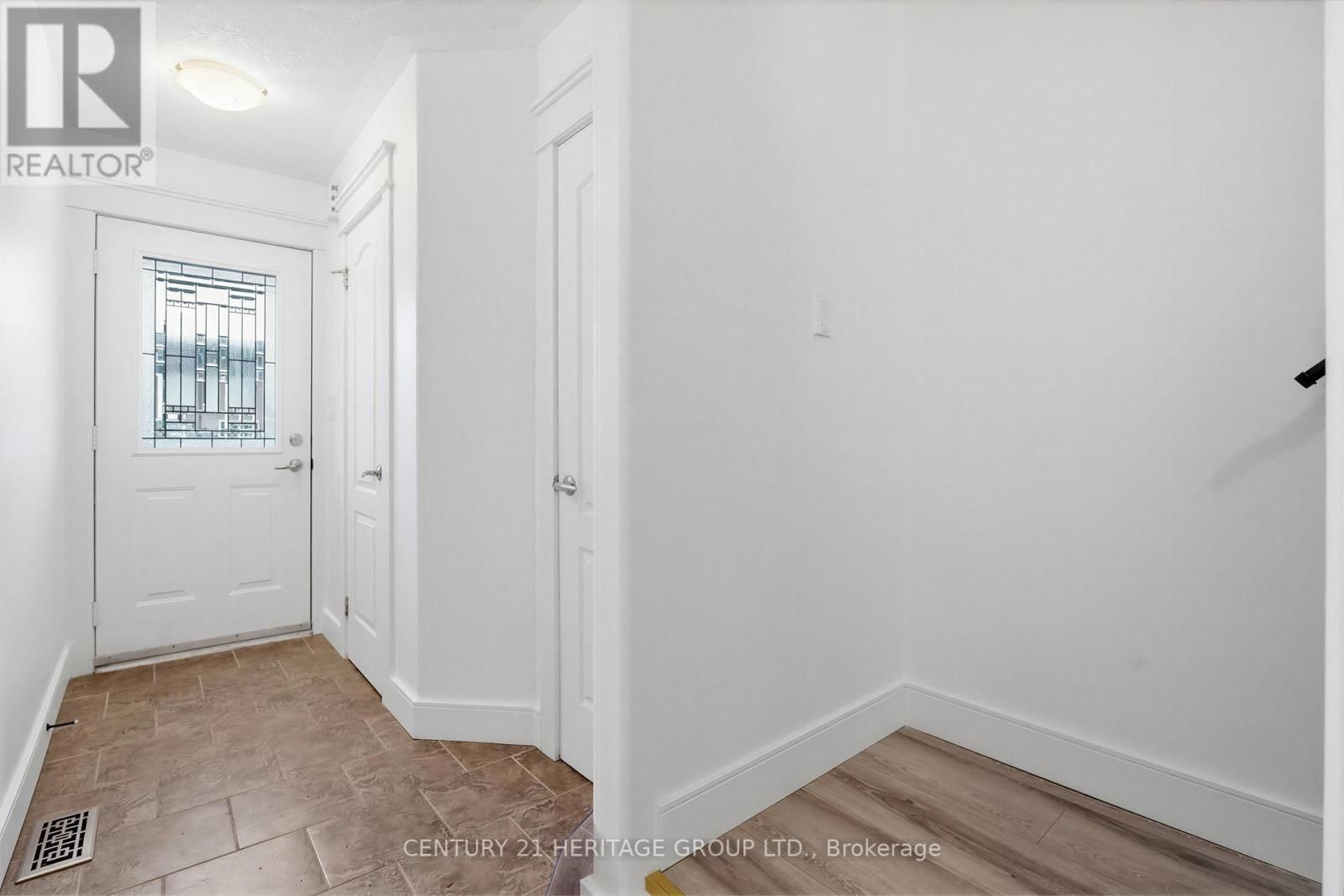 6 - 317 MILL STREET Image 21