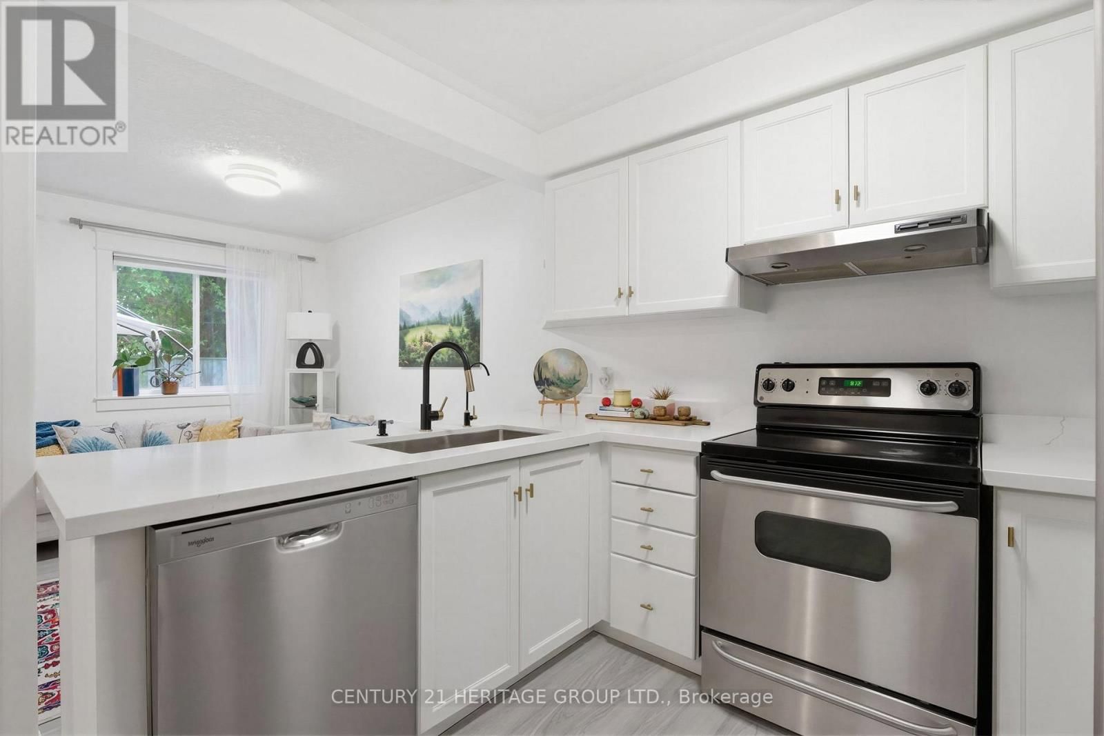 6 - 317 MILL STREET Image 26