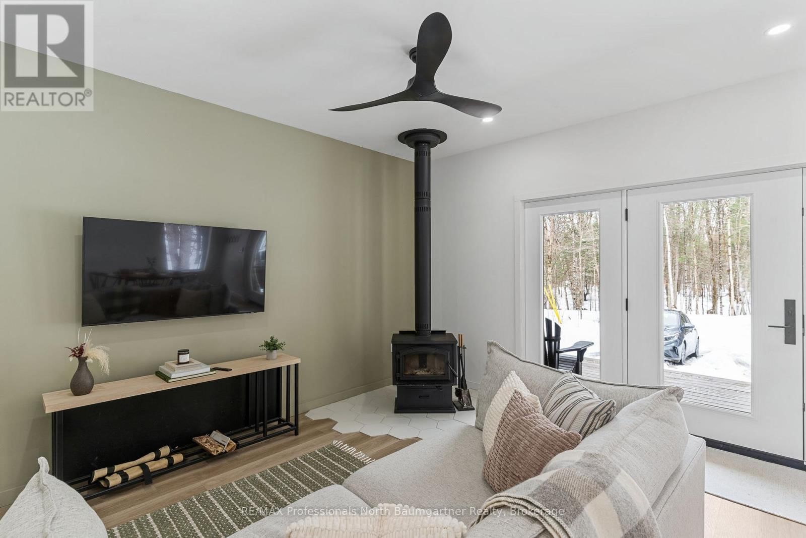 1366 BASSHAUNT LAKE ROAD Image 18