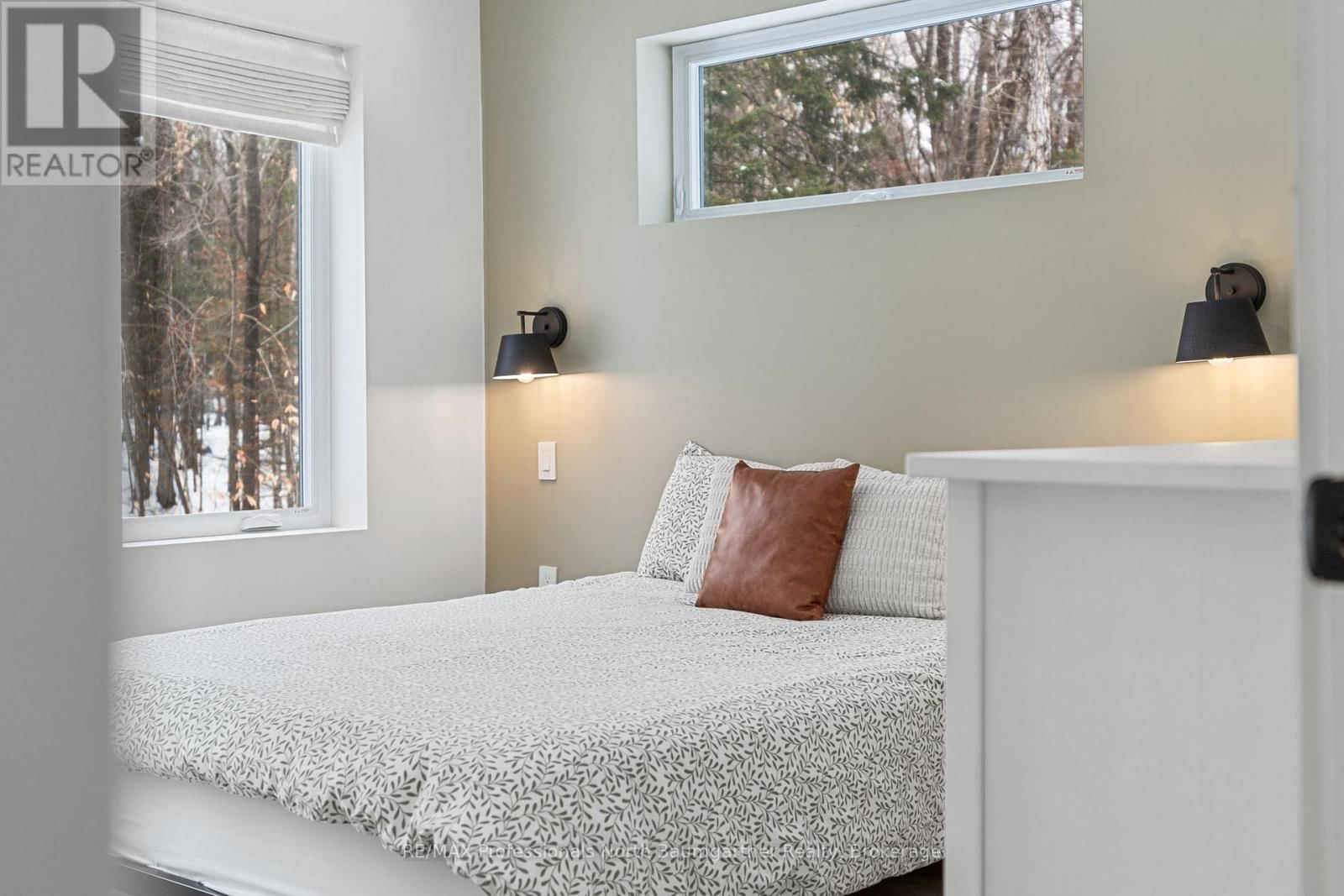 1366 BASSHAUNT LAKE ROAD Image 33