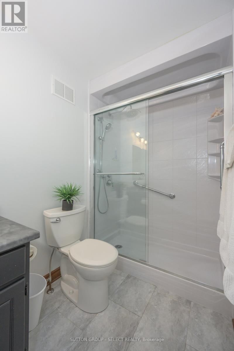 260 VILLAGE GREEN AVENUE Image 22