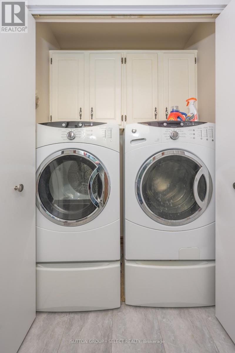 260 VILLAGE GREEN AVENUE Image 24